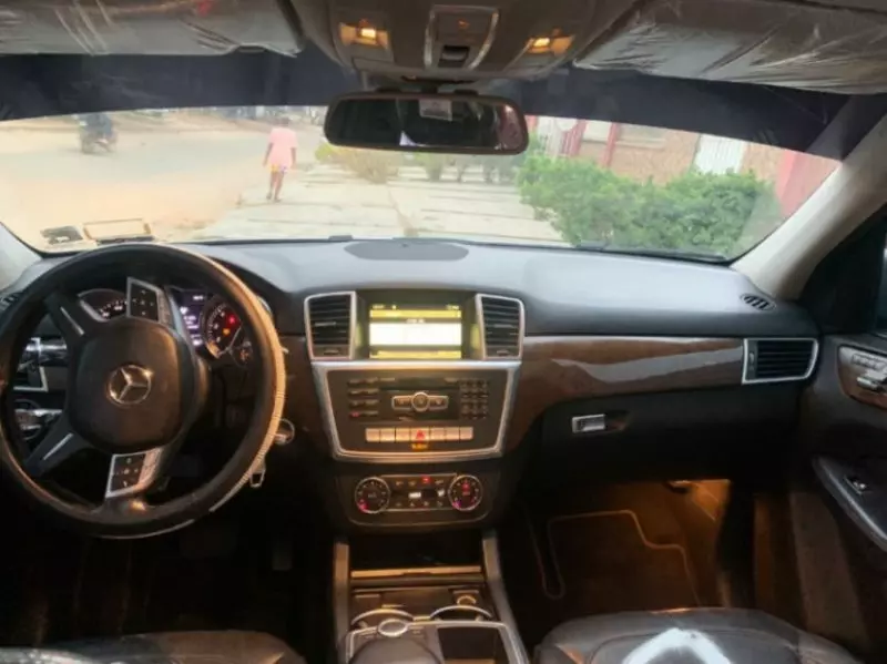 Mercedes-Benz ML-Class   - 2012