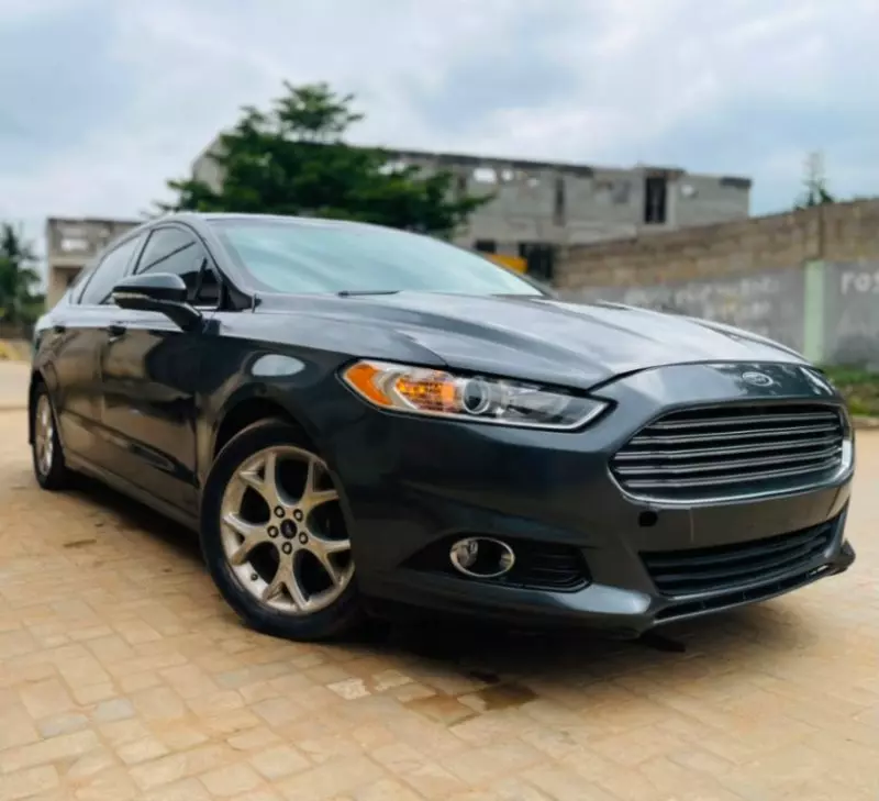 Ford Fusion   - 2016