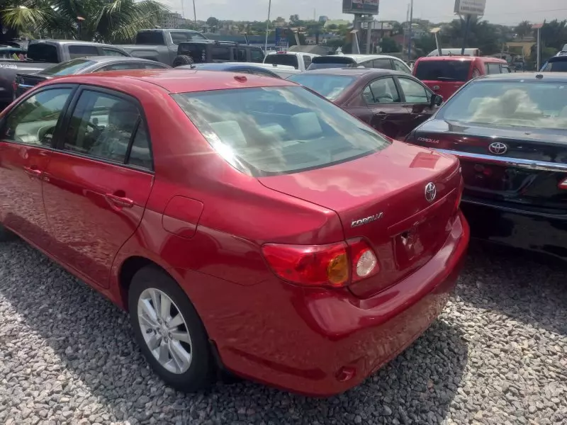 Toyota Corolla   - 2010