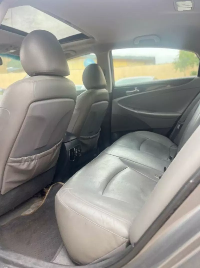Hyundai Sonata   - 2013
