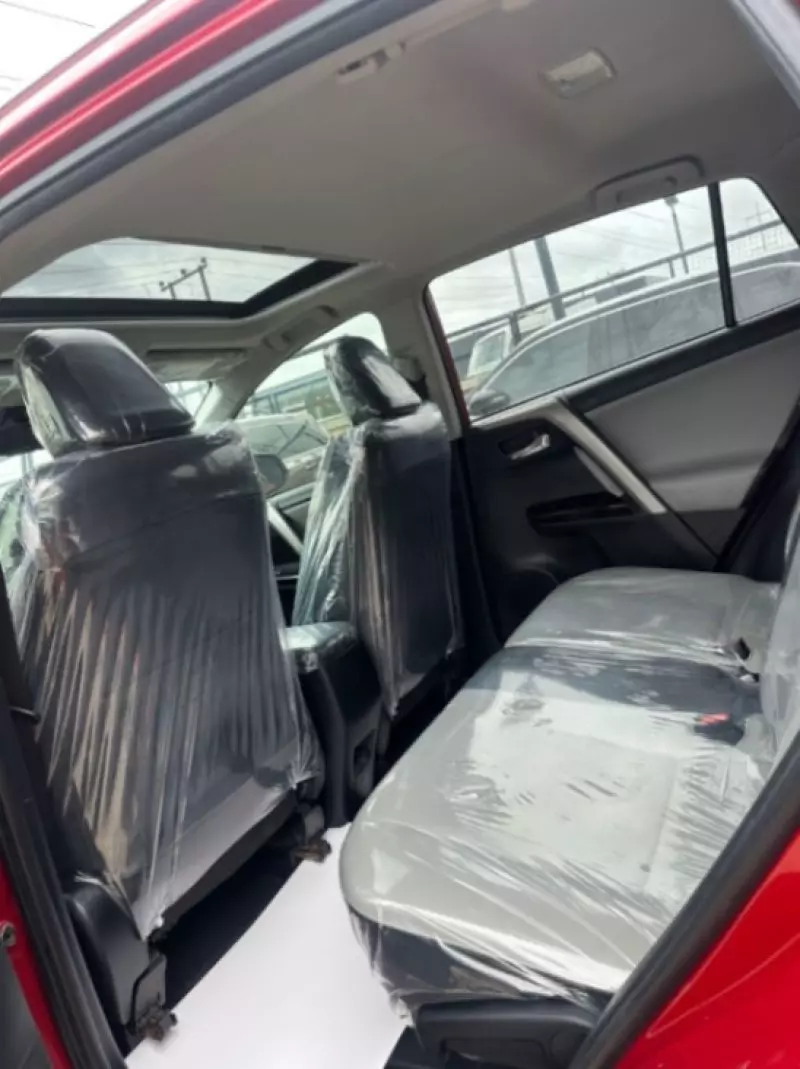 Toyota RAV 4   - 2017