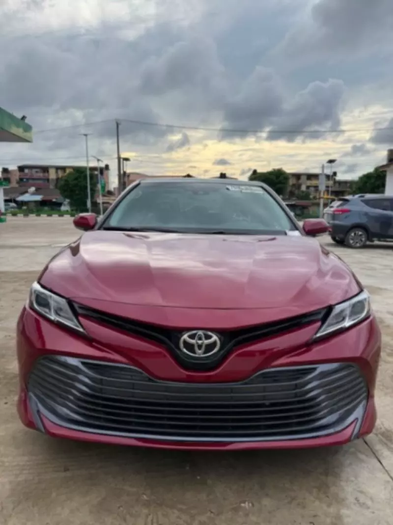 TOYOTA Camry - 2018