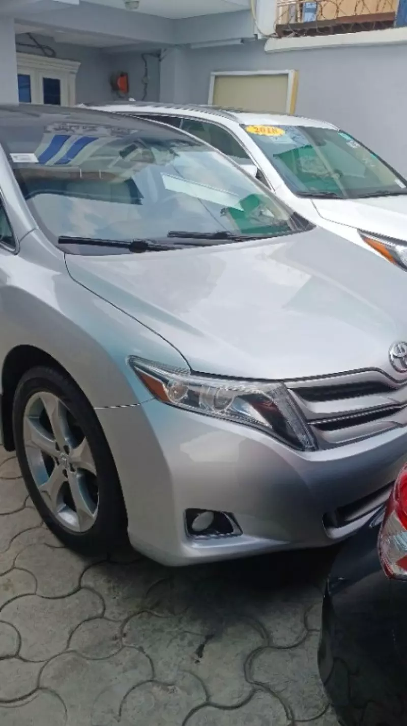 Toyota Venza   - 2013
