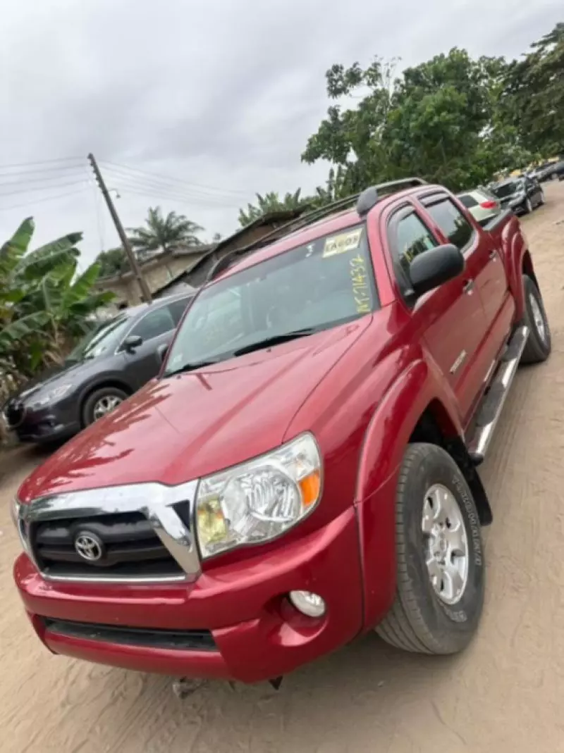 Toyota Tacoma   - 2008
