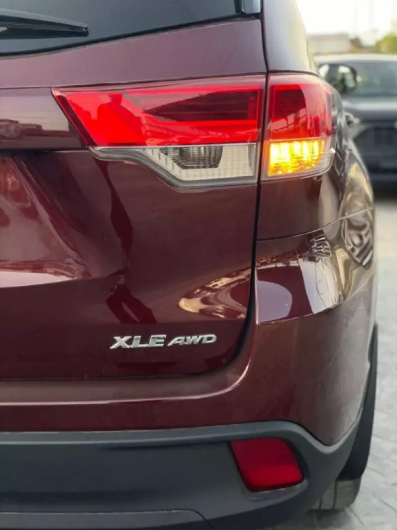 Toyota Highlander   - 2015