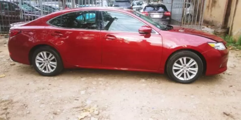 Lexus ES   - 2013