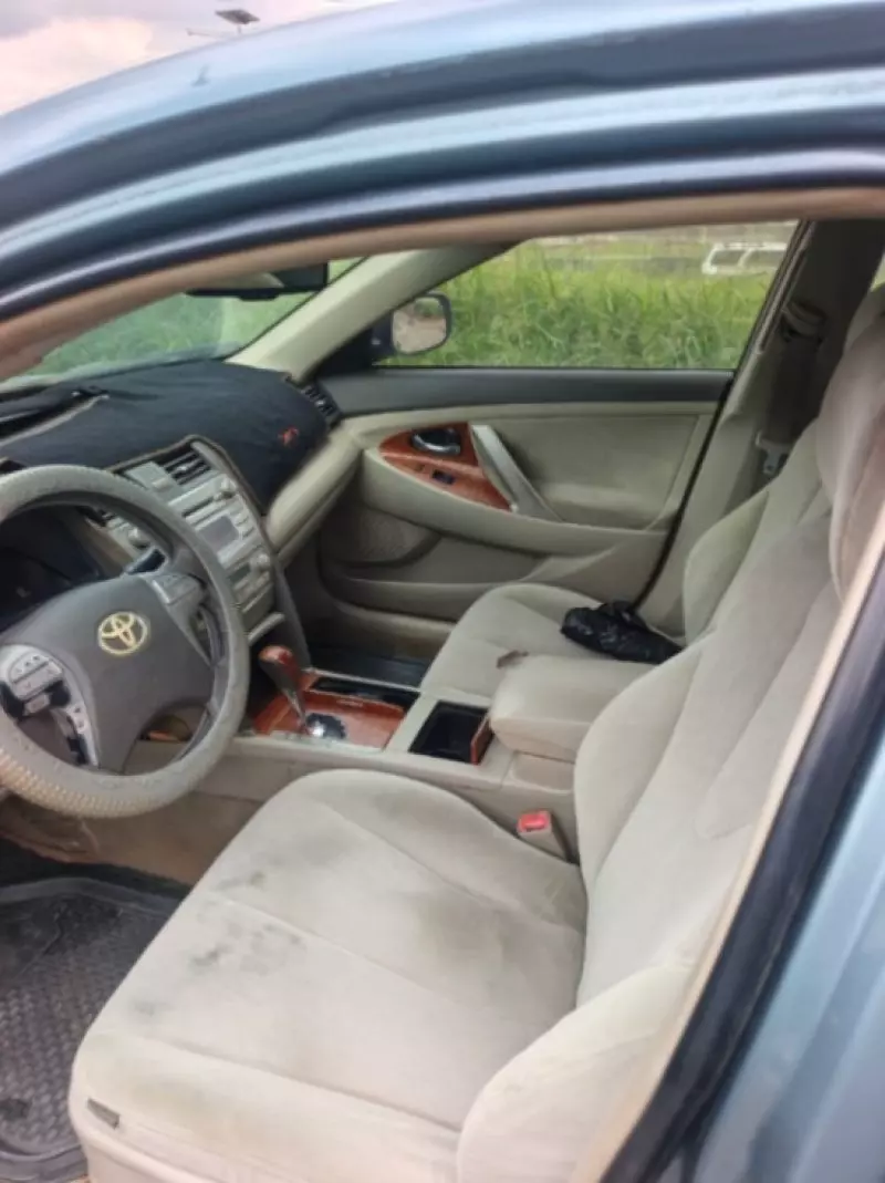 TOYOTA Camry   - 2010