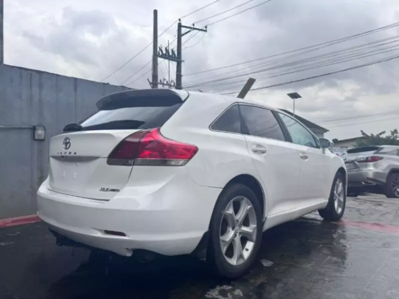 TOYOTA Venza   - 2013