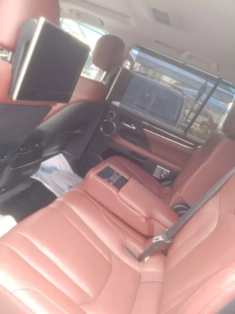 Lexus LX 570   - 2017