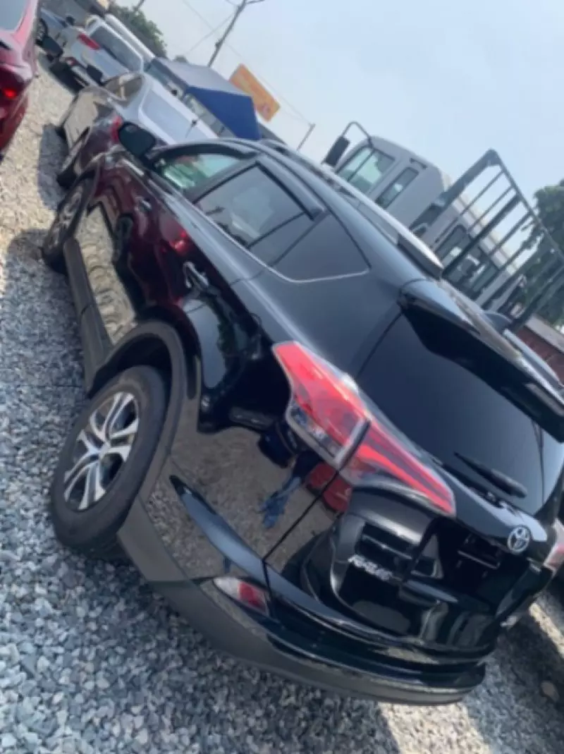 TOYOTA Rav 4 8AT 2.5l (Adventure Grade)   - 2018