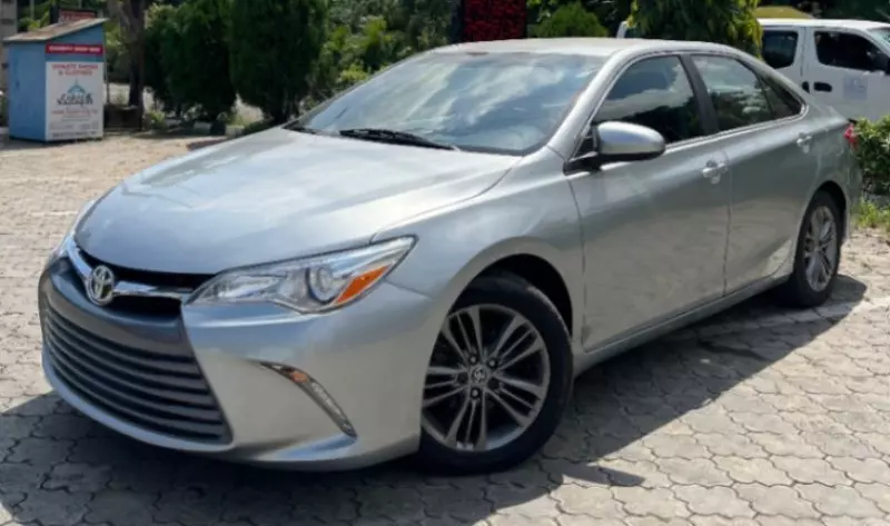Toyota Camry   - 2016