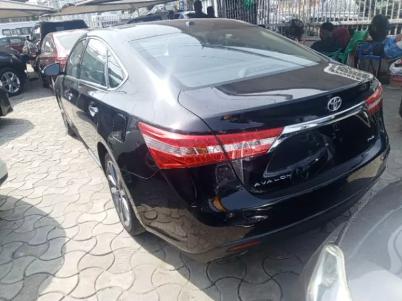 Toyota Avalon - 2014