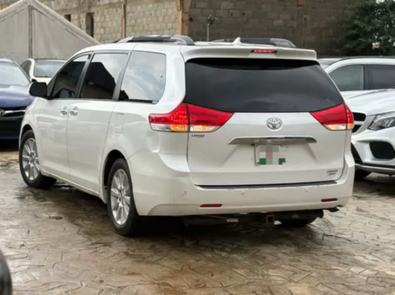 TOYOTA Sienna   - 2014