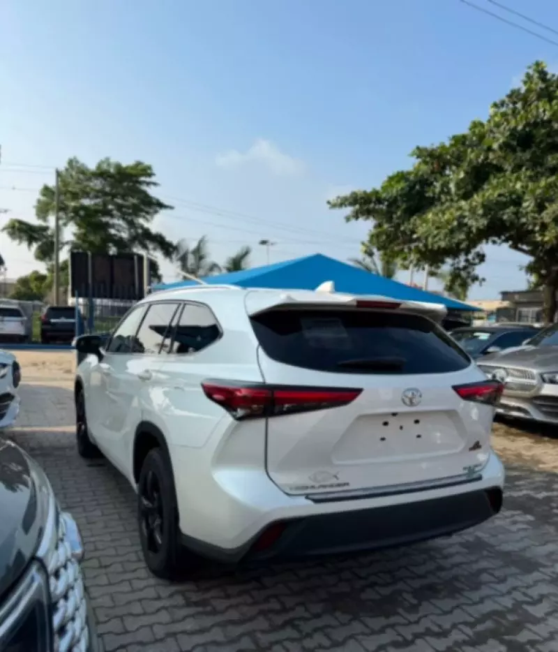 TOYOTA Highlander   - 2021