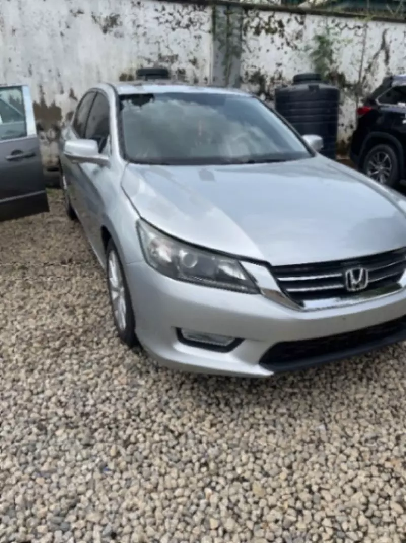 Honda Accord   - 2012