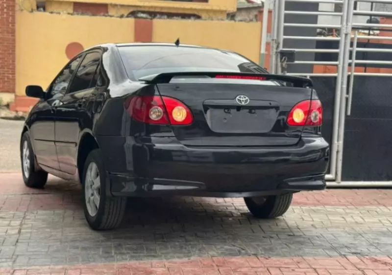 Toyota corolla   - 2004