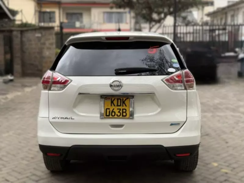Nissan X-Trail   - 2015