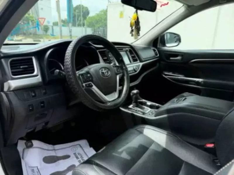TOYOTA Highlander   - 2015