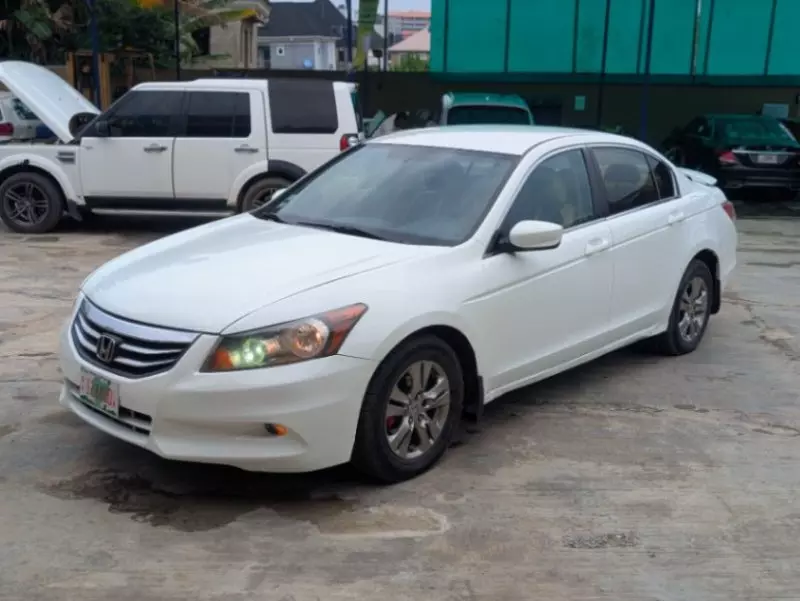 Honda Accord   - 2011
