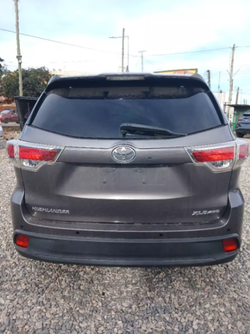 TOYOTA Highlander - 2016