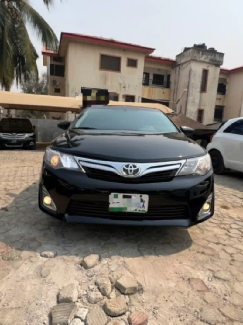 Toyota Camry   - 2013