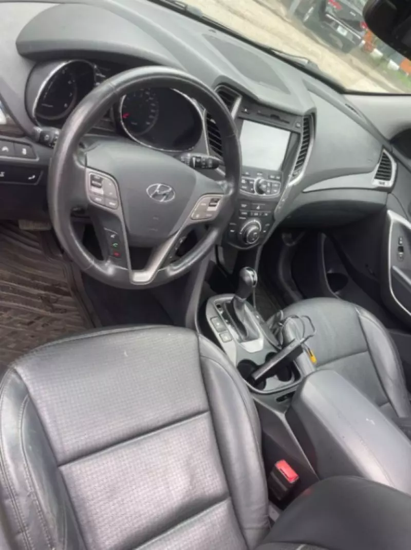 Hyundai Santa Fe   - 2014