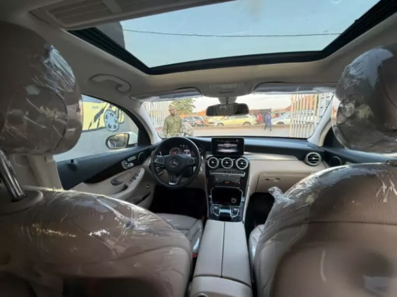 Mercedes-Benz GLC 300   - 2017