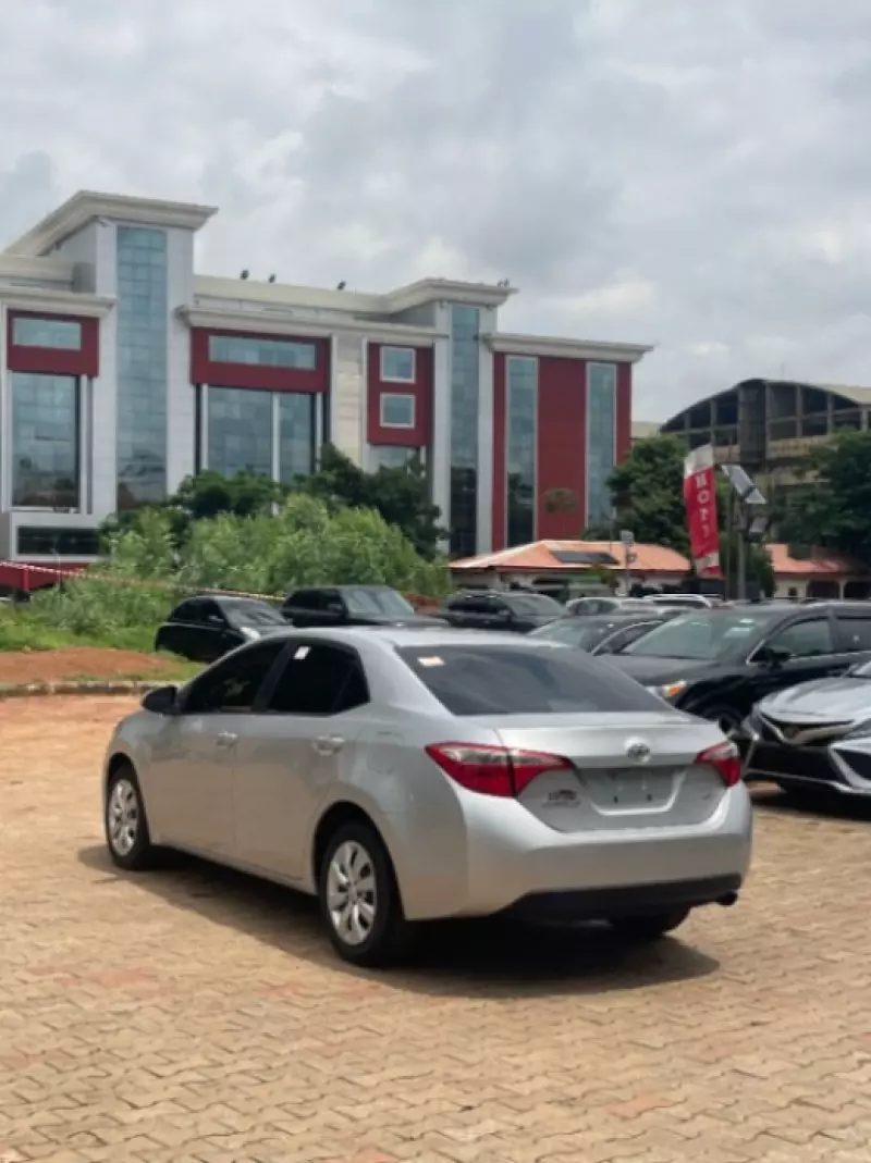 Toyota Corolla   - 2014