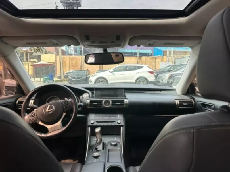 Lexus IS   - 2015