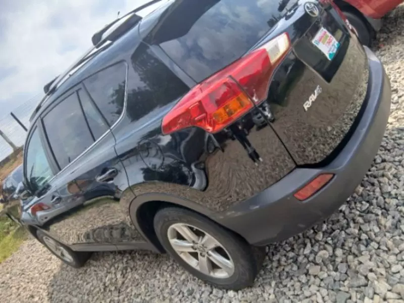 Toyota RAV4   - 2015