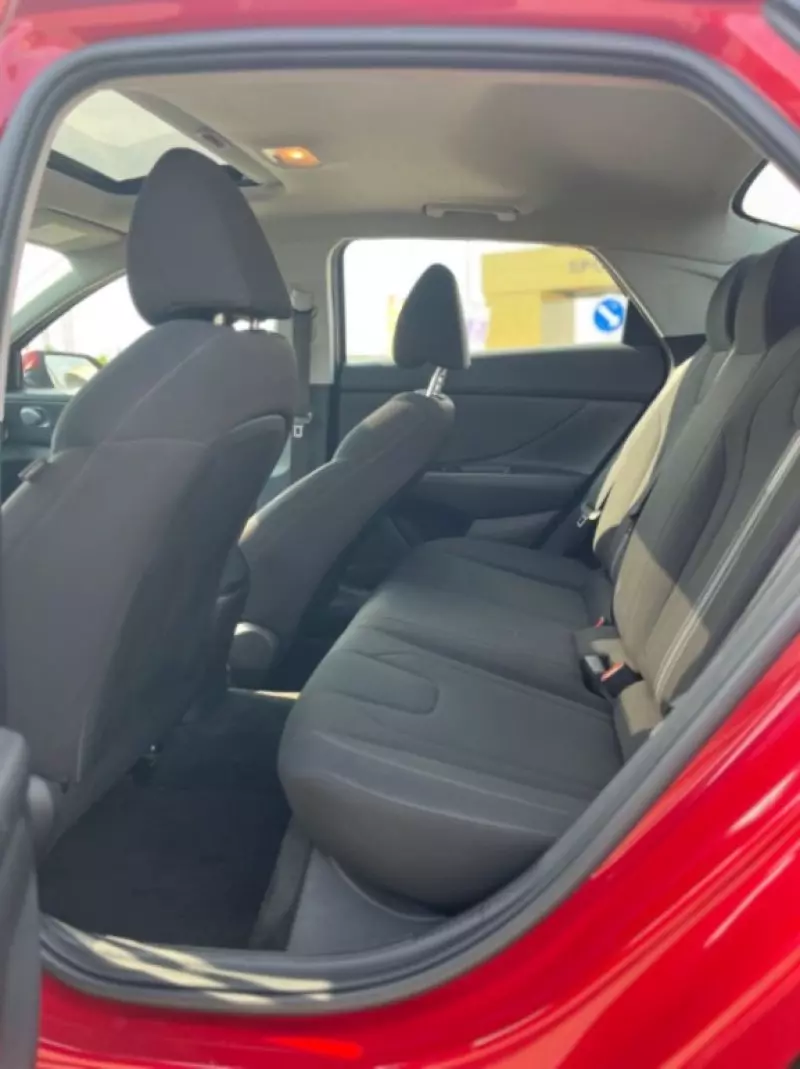 Hyundai Elantra   - 2022
