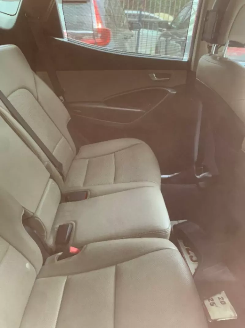 Hyundai Santa Fe   - 2017