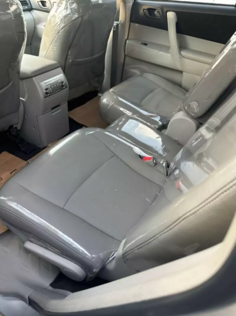 Toyota Highlander   - 2012