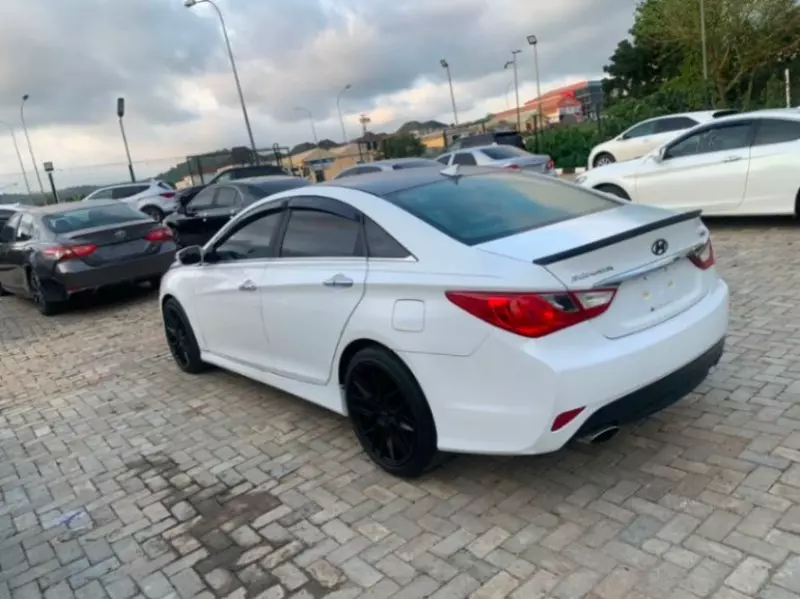 Hyundai Sonata   - 2014