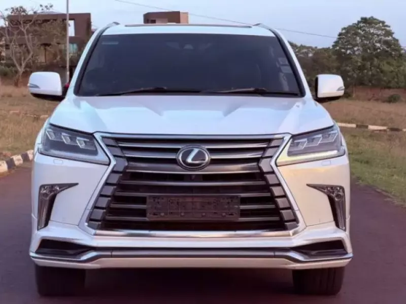 Lexus LX 570   - 2017