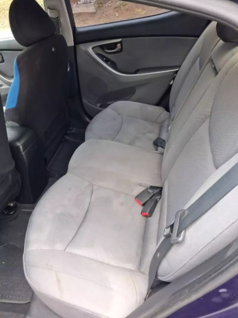 Hyundai Elantra   - 2011