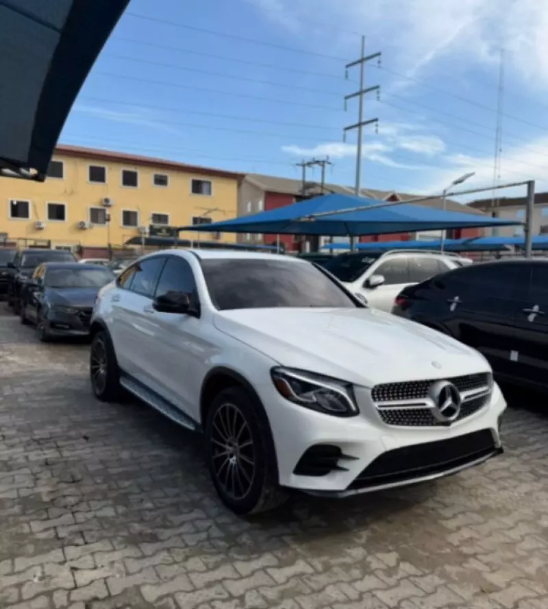 Mercedes-Benz GLC 300 - 2018