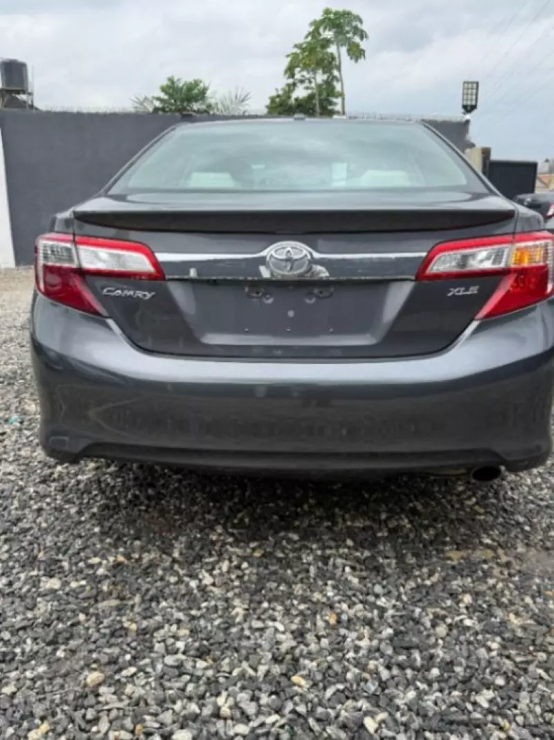 TOYOTA Camry   - 2012
