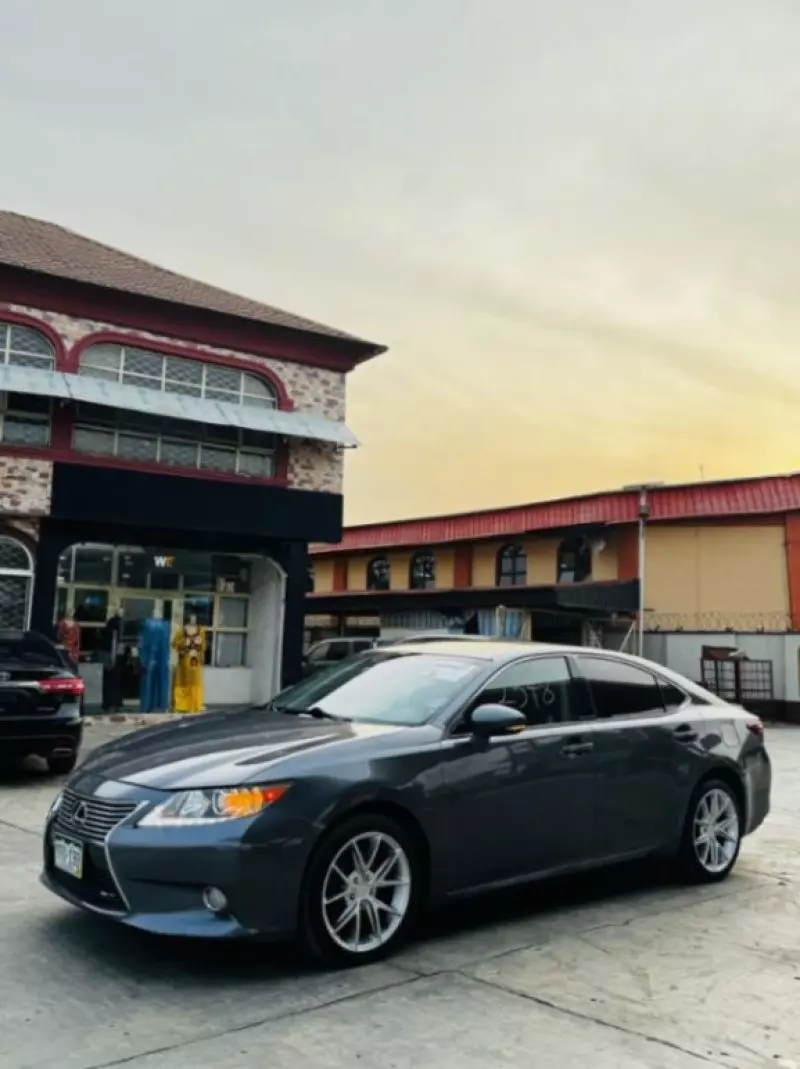 Lexus ES 350   - 2013