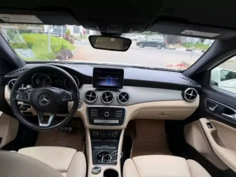 Mercedes-Benz GLA 250 - 2018