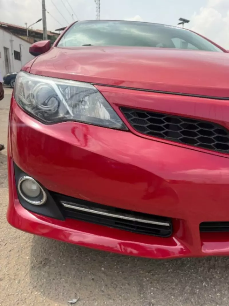 Toyota Camry   - 2014
