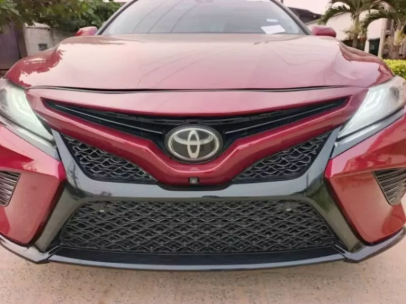 Toyota Camry   - 2018