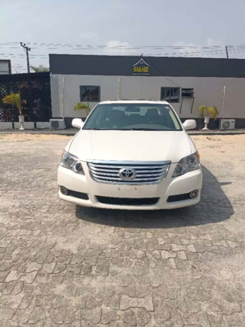 Toyota Avalon - 2008