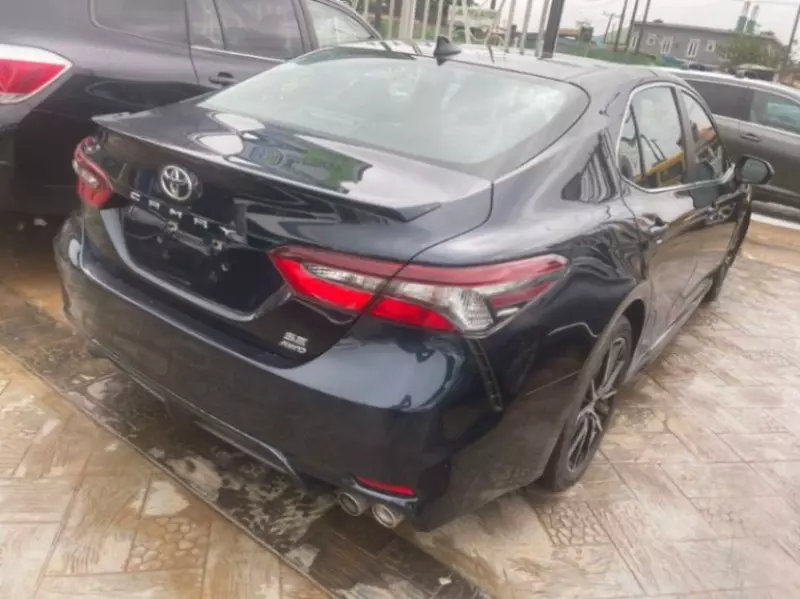 TOYOTA Camry - 2021