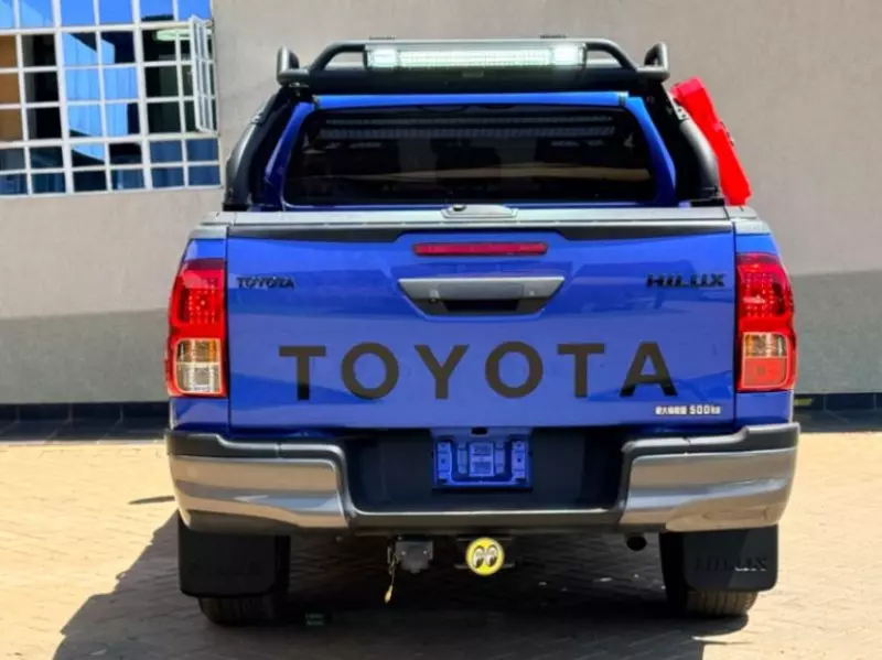 TOYOTA Hilux - 2019