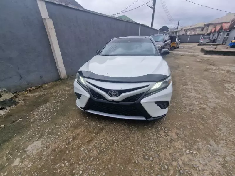 TOYOTA Camry - 2018