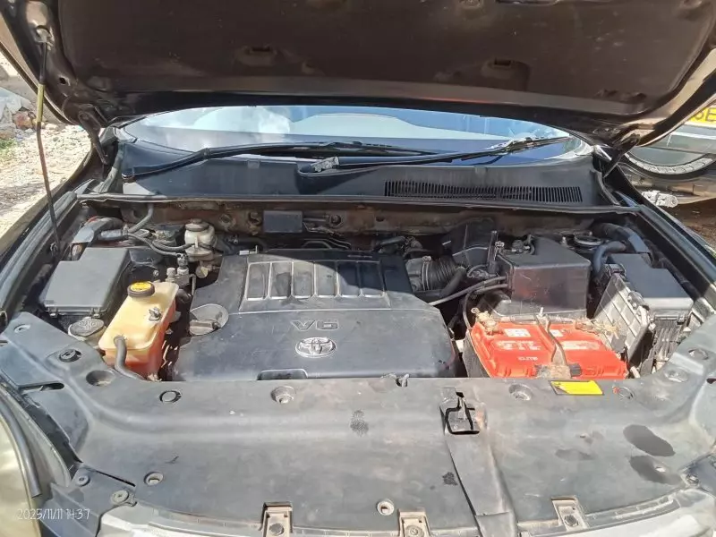 Toyota Vanguard    - 2011