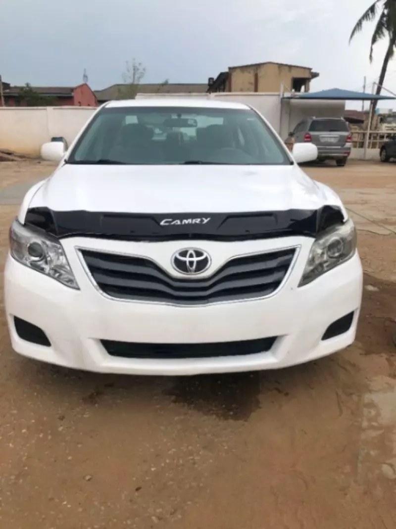 Toyota Camry - 2010