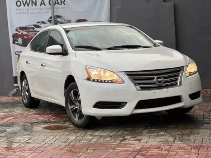 Nissan Sentra   - 2013