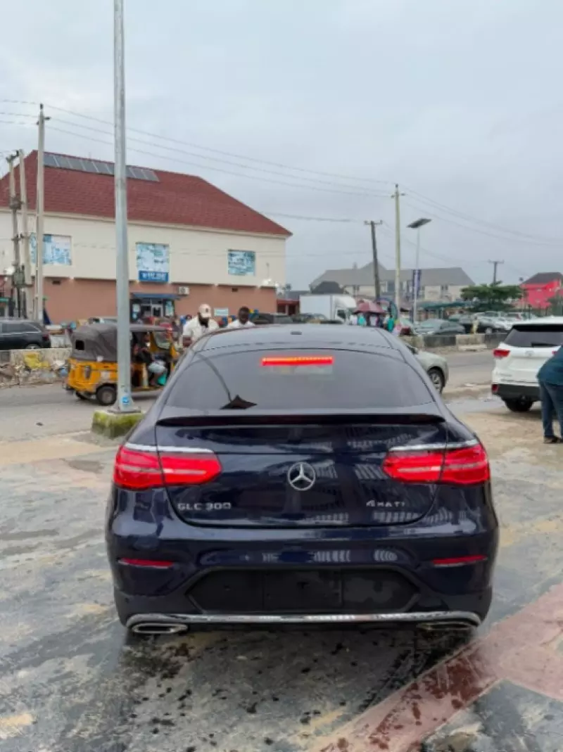 Mercedes-Benz GLC 300   - 2018